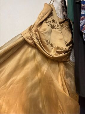 Night Scene Vintage Gold Ball Gown Prom Dress XL